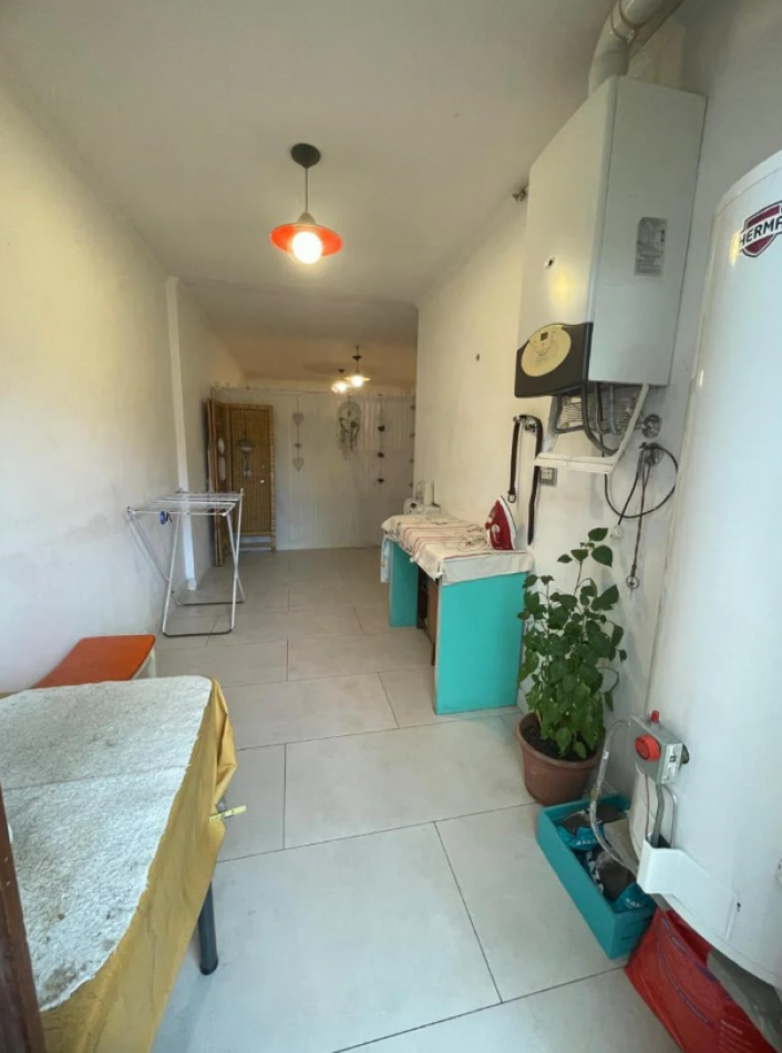 CASA MODERNA EN BARRIO SAN CARLOS