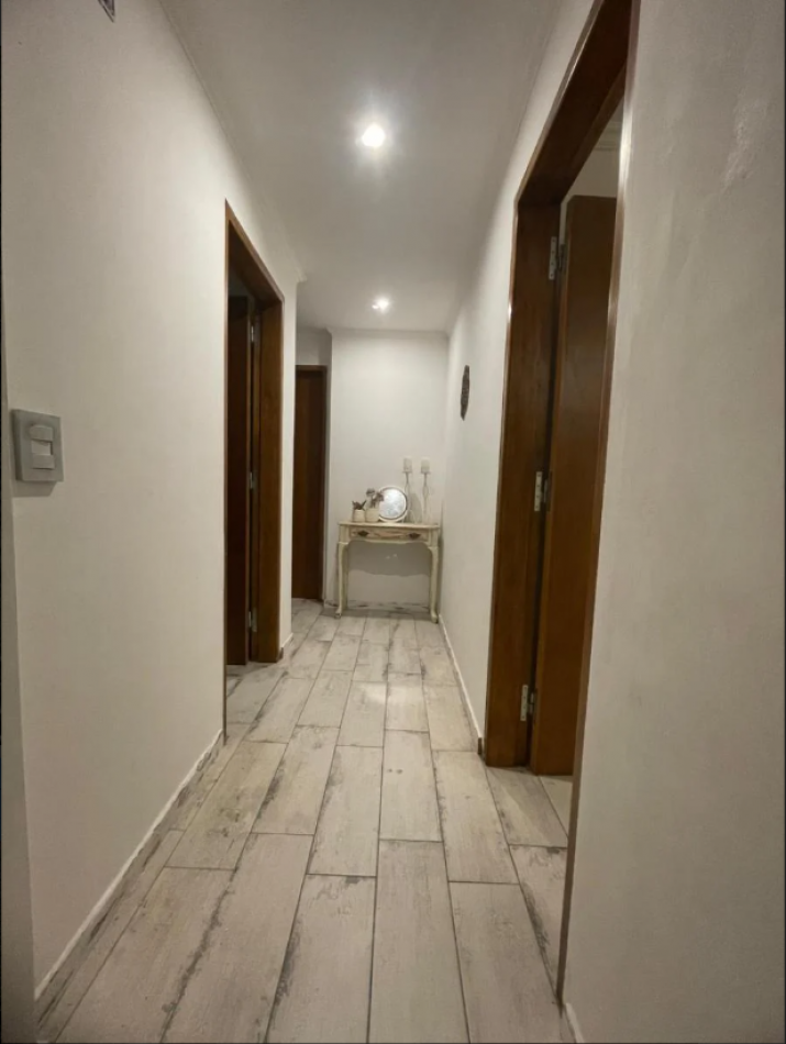 CASA MODERNA EN BARRIO SAN CARLOS