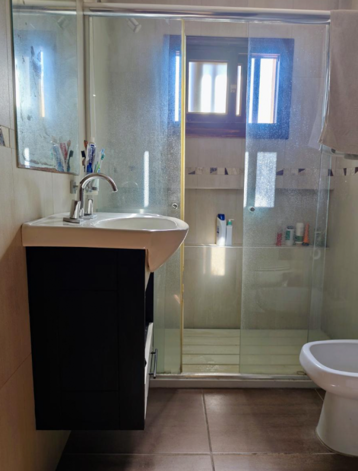 CASA MODERNA EN BARRIO SAN CARLOS