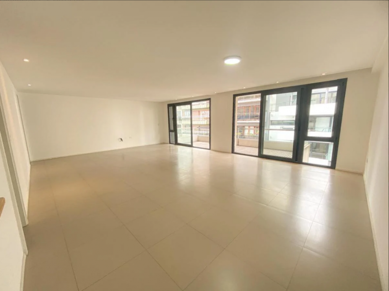 3 AMBIENTES CON DOBLE COCHERA EN PLAZA MITRE