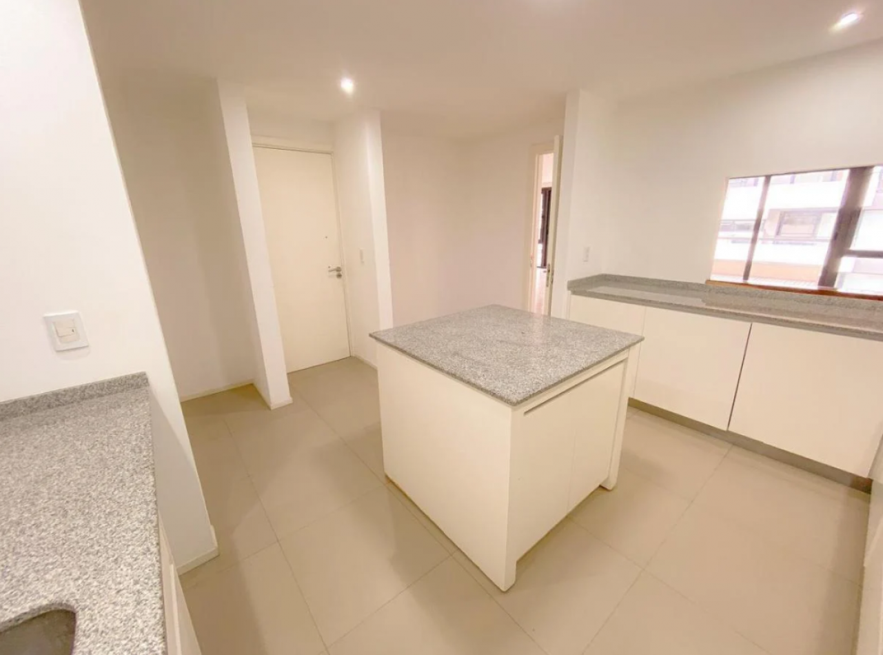 3 AMBIENTES CON DOBLE COCHERA EN PLAZA MITRE