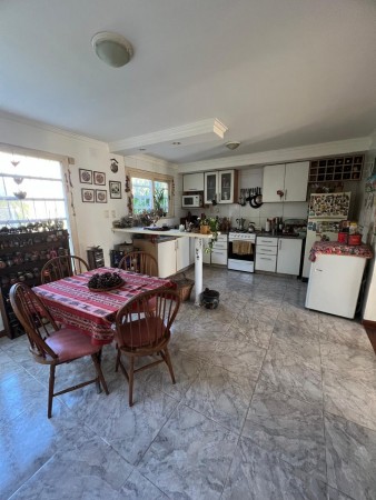 OPORTUNIDAD! 4 AMBIENTES CON COCHERA APTO CREDITO