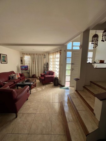 OPORTUNIDAD! 4 AMBIENTES CON COCHERA APTO CREDITO