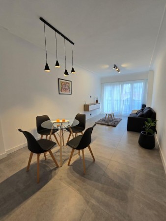 2 AMBIENTES A LA CALLE CON BALCON SALIENTE